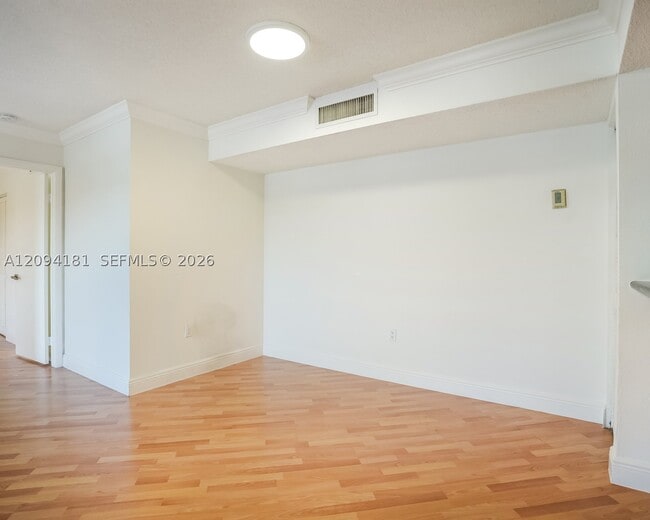 Building Photo - 10765 SW 108th Ave