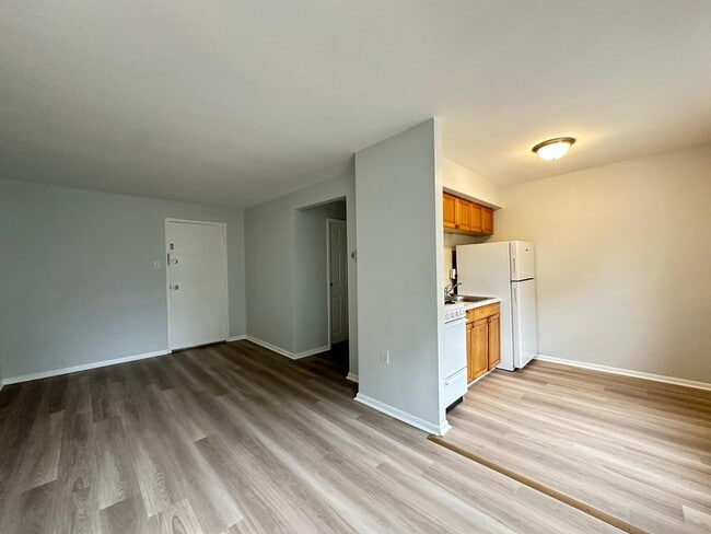 Foto del edificio - 7131 Marshall Rd