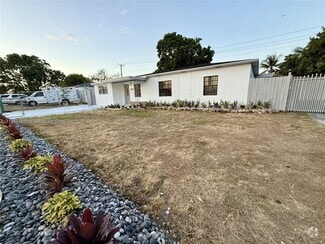 Building Photo - 14471 Lincoln Blvd