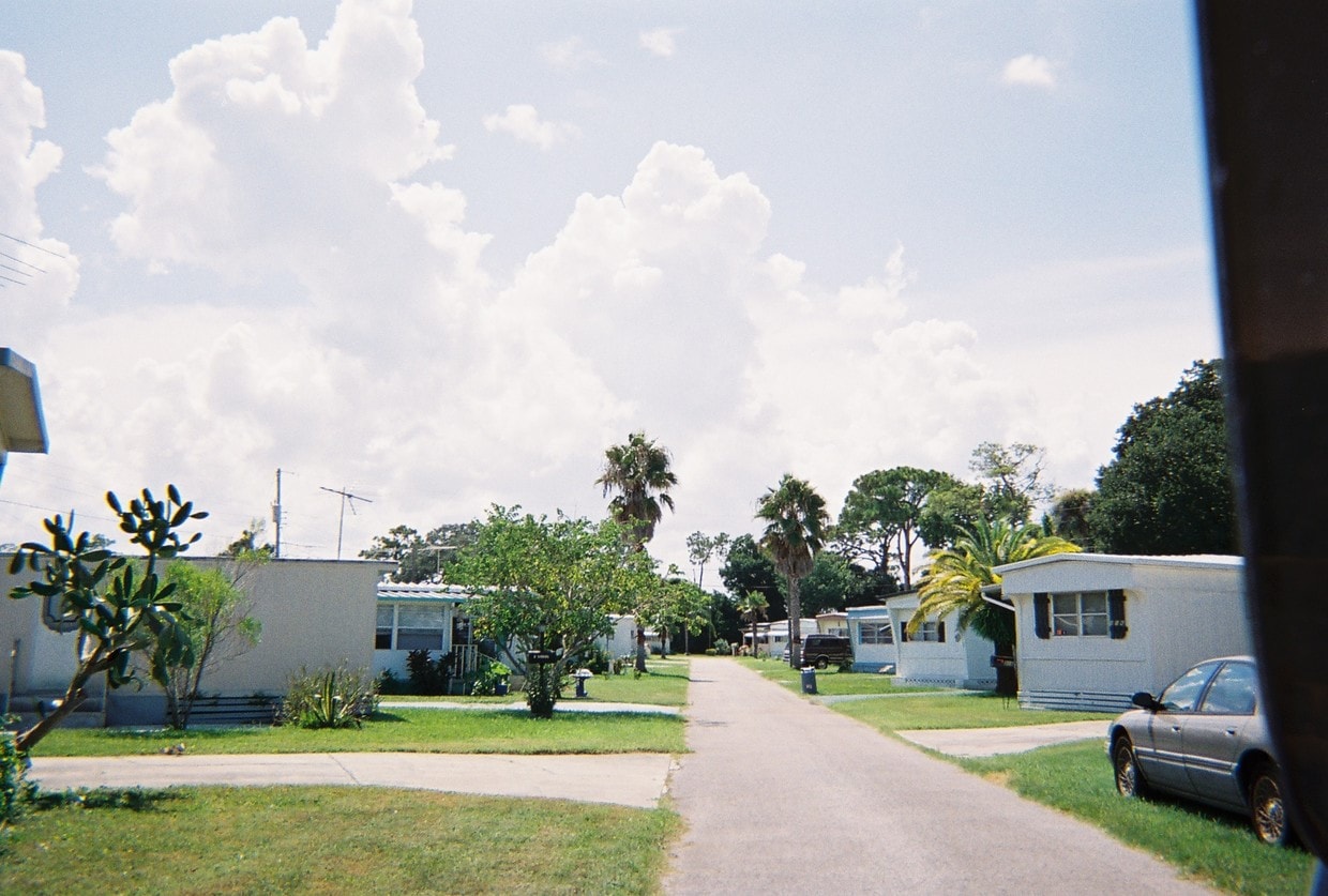 Shawnee Mobile Home Park Apartments in Daytona Beach, FL