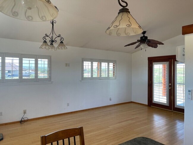 Foto del edificio - Privacy and Space in this Adorable Studio ...