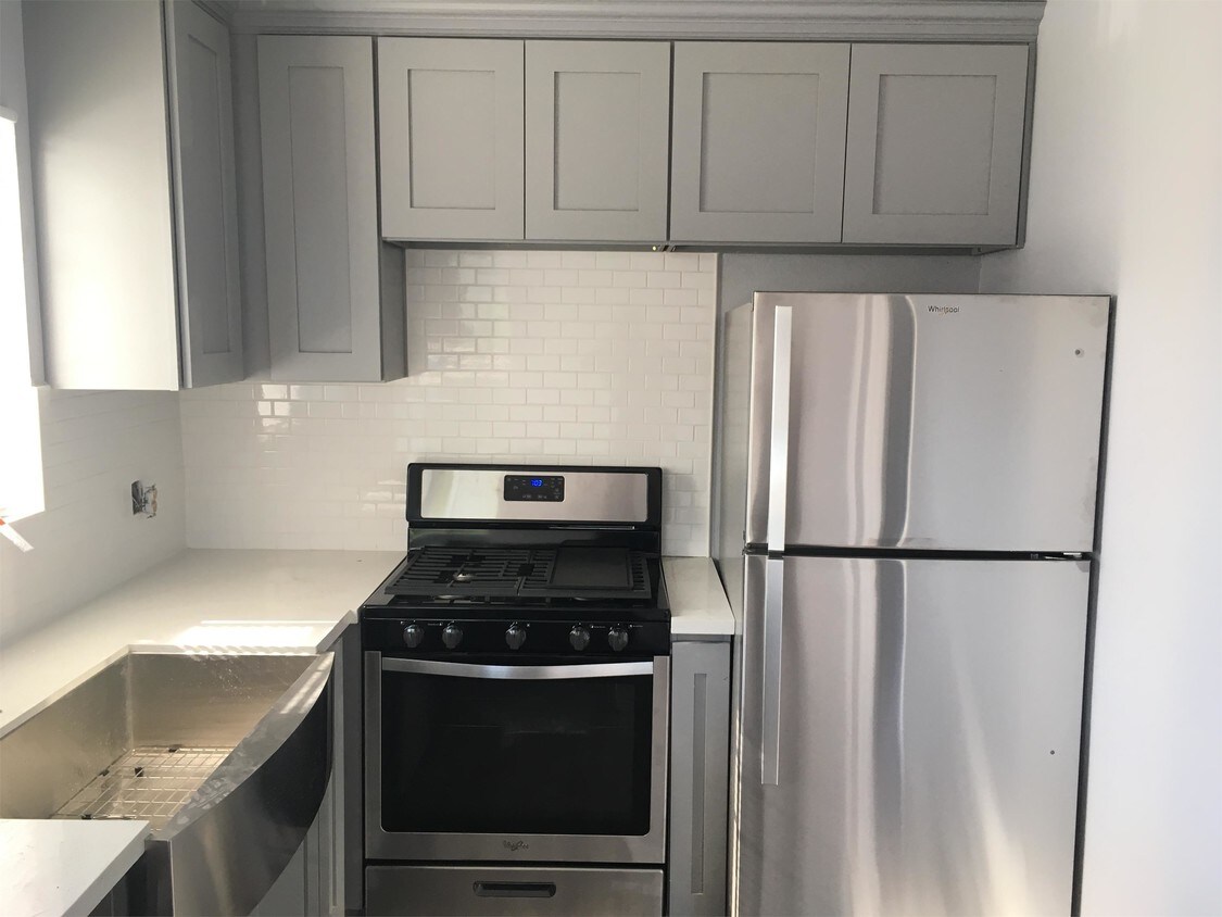 Primary Photo - 3901 E. 11th Street - #1
