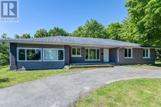 Photo du bâtiment - 10 Cedar Rd