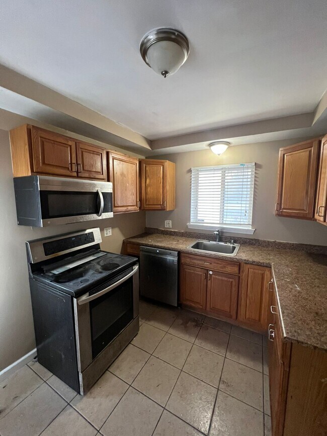 Foto del edificio - 19600 Telegraph Rd