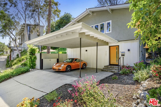 Building Photo - 3101 Beachwood Dr