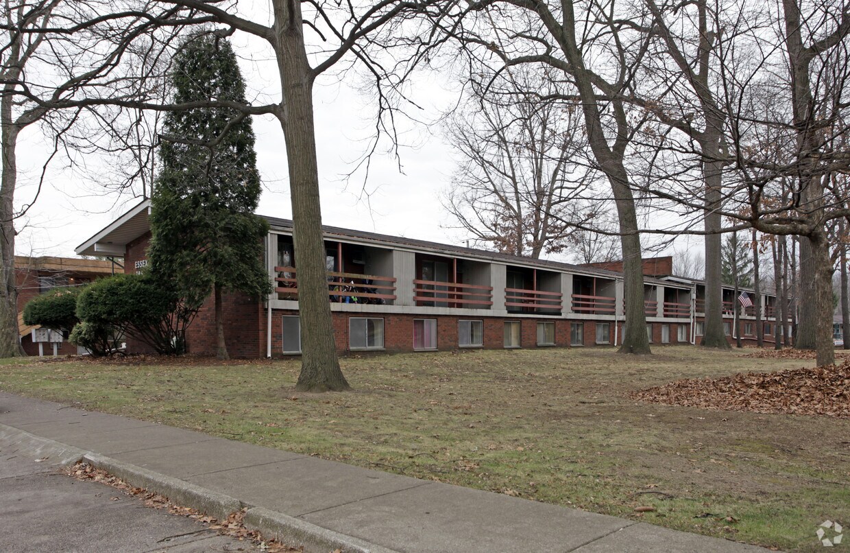 Essex House Apartments in Akron, OH