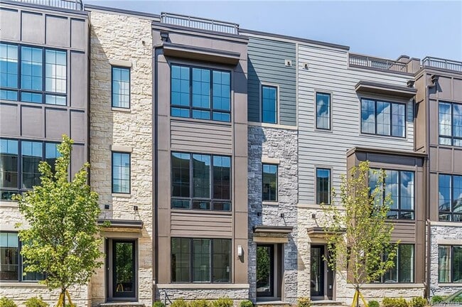 Building Photo - 340 Palisades Blvd