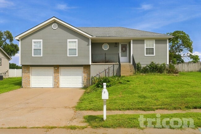 Building Photo - 2916 SW Shadow Brook Dr