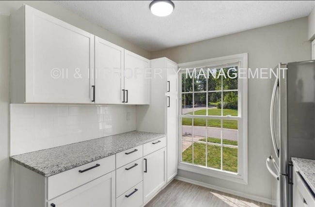 Building Photo - 9406 W 83rd St