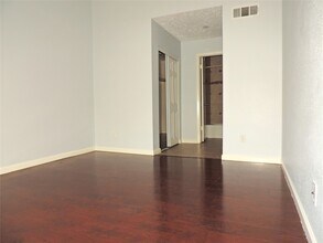 Building Photo - 10555 Turtlewood Ct