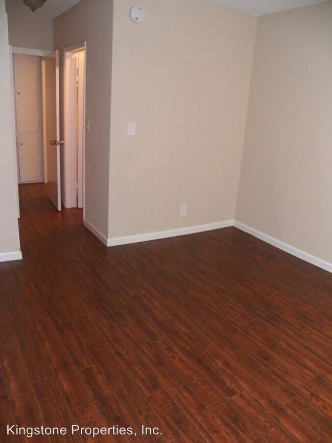 Building Photo - 1150 N Normandie Ave
