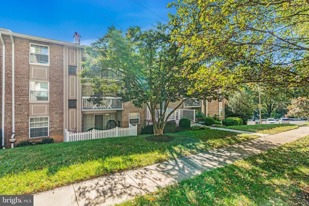 Foto principal - 1935 Wilson Ln