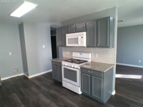 Building Photo - 10133 Teneha Dr