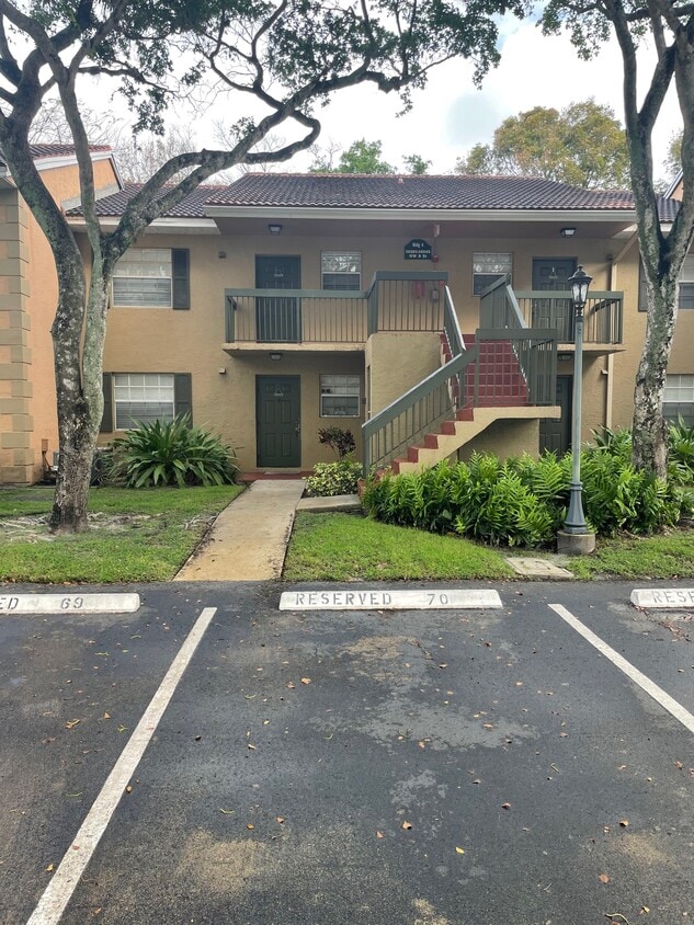 10329 NW 8th St Unit 203, Pembroke Pines, FL 33026 Condo for Rent in