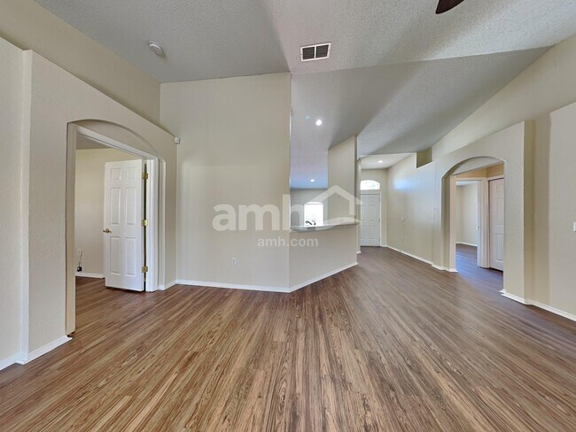 Foto del edificio - 7432 Loblolly Ave