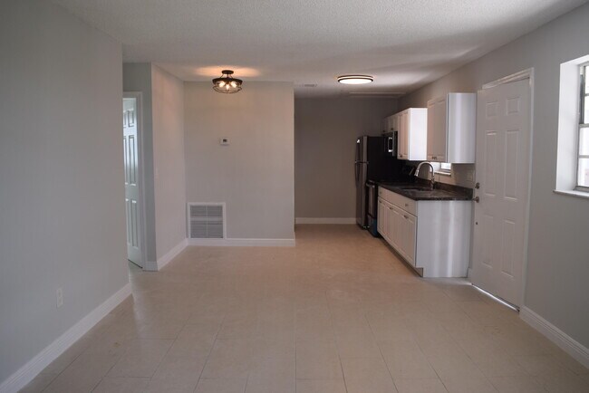 Foto del edificio - 3094 SE Clayton St