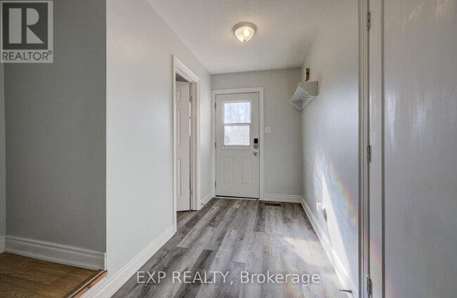 Building Photo - 80 Heiman St