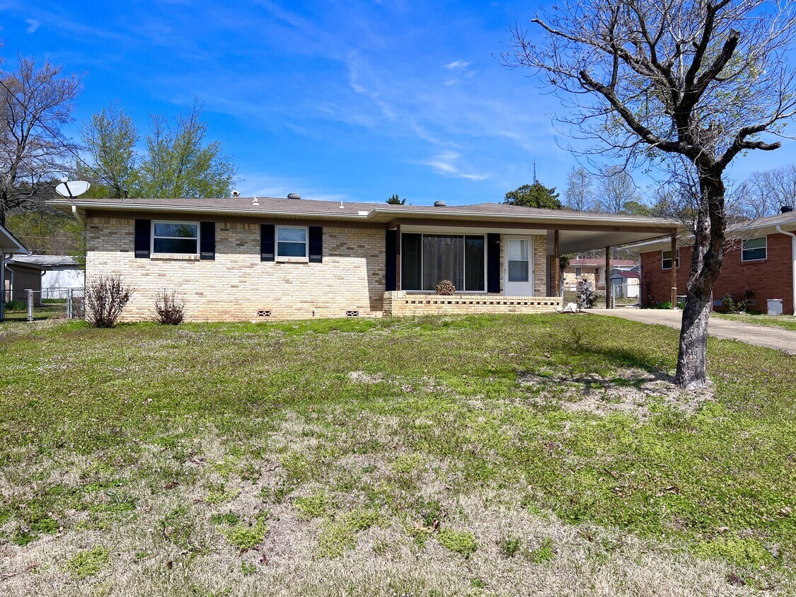 110 Dahlia St, Hot Springs, AR 71913 House Rental in Hot Springs, AR