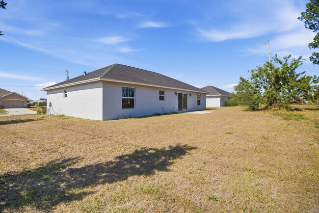 Foto del edificio - 4593 SW Bradbury St