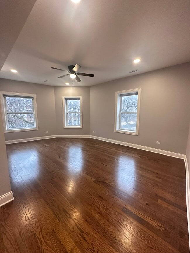 Foto del edificio - 1145 W Lunt Ave