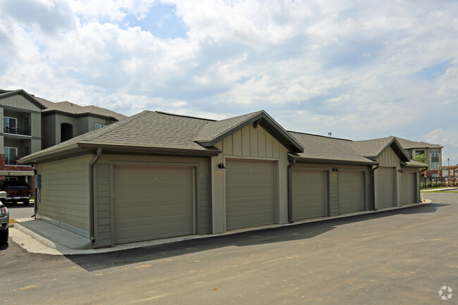 Garages - Cross Creek Village