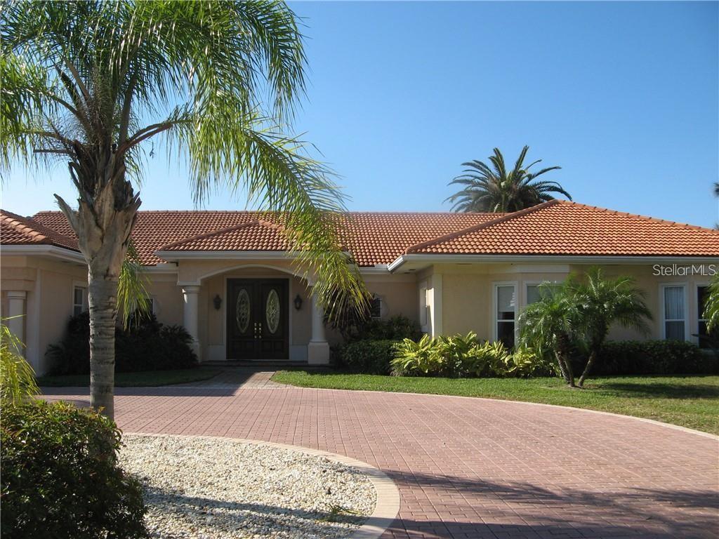 Primary Photo - 376 W Royal Flamingo Dr