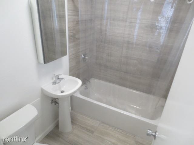 Building Photo - 406 Van Buren Ave