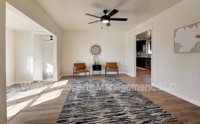 Foto del edificio - 3229 SE 24th St