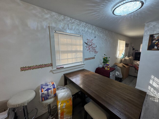 Foto del edificio - 235 E Olive St