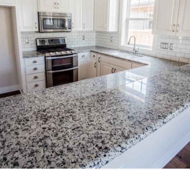 Building Photo - Gorgeous East Medford home for lease in th...