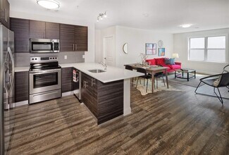 Building Photo - 511 3rd St