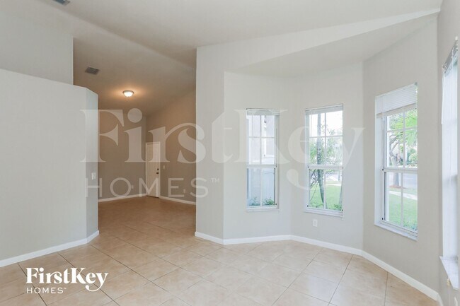Foto del edificio - 1700 NE 37th Pl