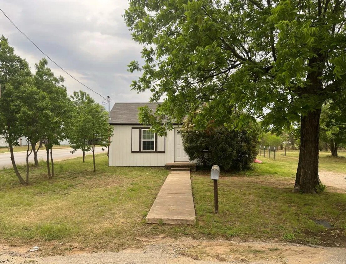 2700 Avenue C, Brownwood, TX 76801 House Rental in Brownwood, TX