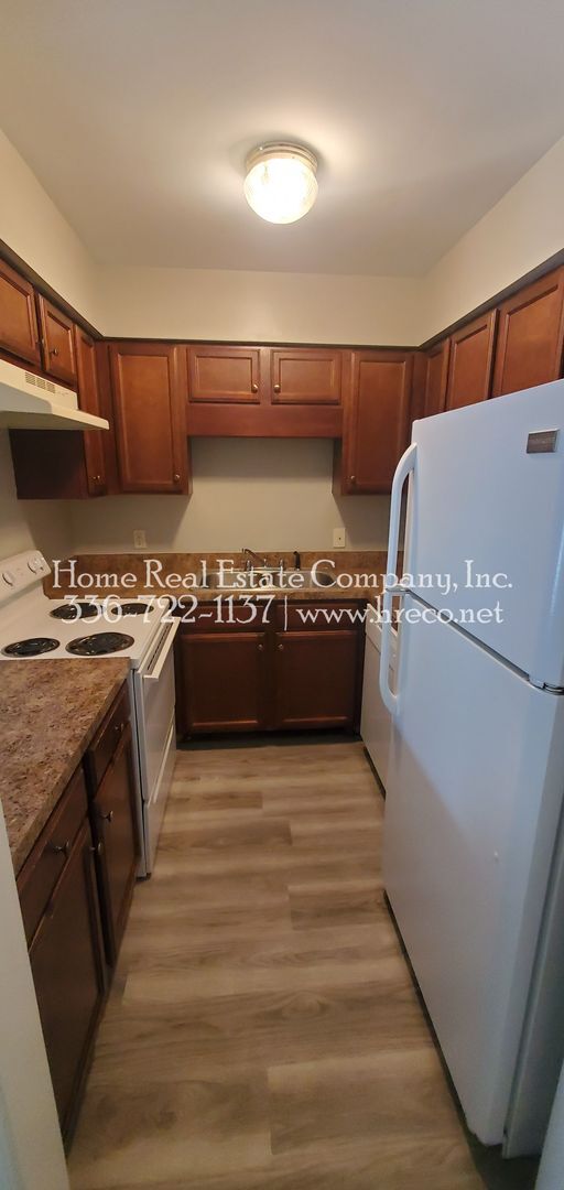 Building Photo - 1449 Brookwood Dr