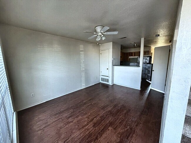 Foto del edificio - 4411 Abigail Dr