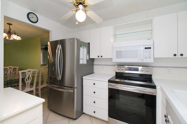Foto del edificio - ***Ask about the TWO WEEKS FREE**NORTH NAPLES***FIRST FLOOR*** 2 BEDS/2 BATHS***ANNUAL RENTAL***