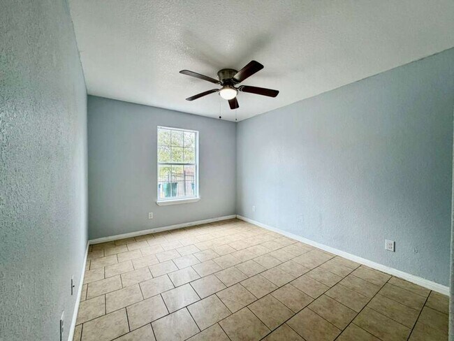 Foto del edificio - 3107 W Travis St