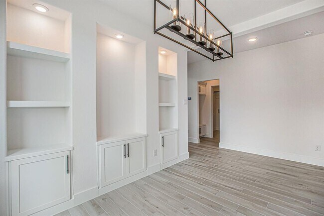 Building Photo - 15018 Bonham Shore Dr
