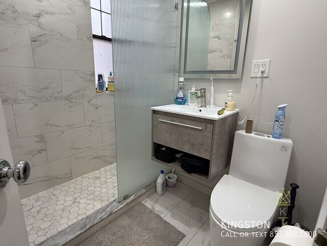 Foto del edificio - 370 Chestnut Hill Ave