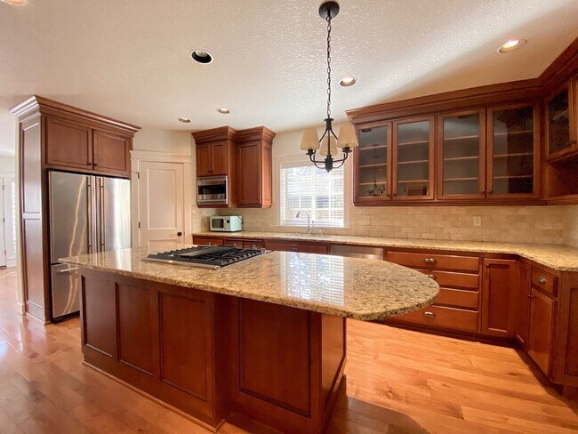 Building Photo - *$500 off first full month!* Fabulous Brig...