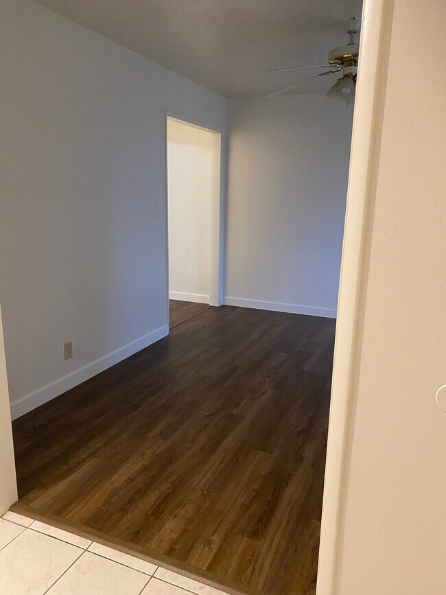 Dining Room - 6422 N Anna St