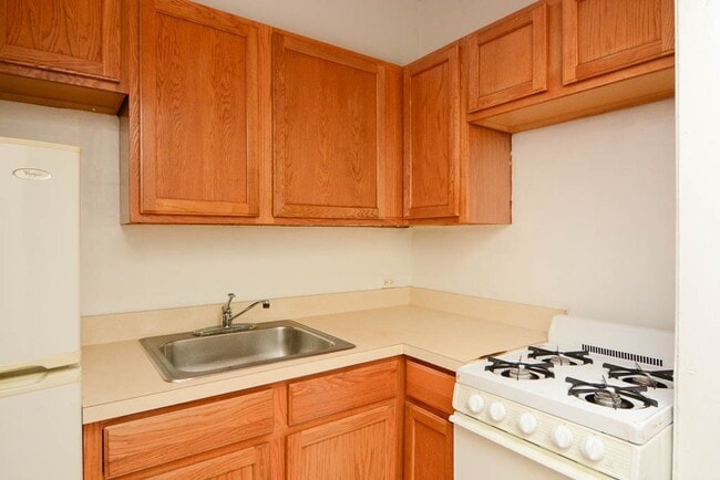 Building Photo - 1169 N Dearborn St