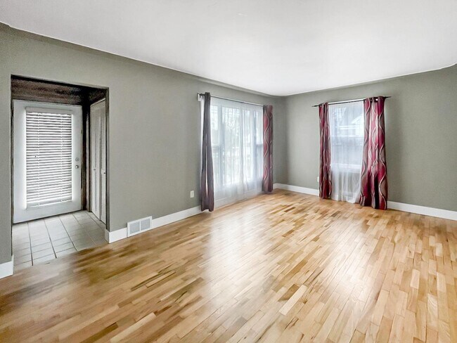 Foto del edificio - 4221 Buchanan Ave SW