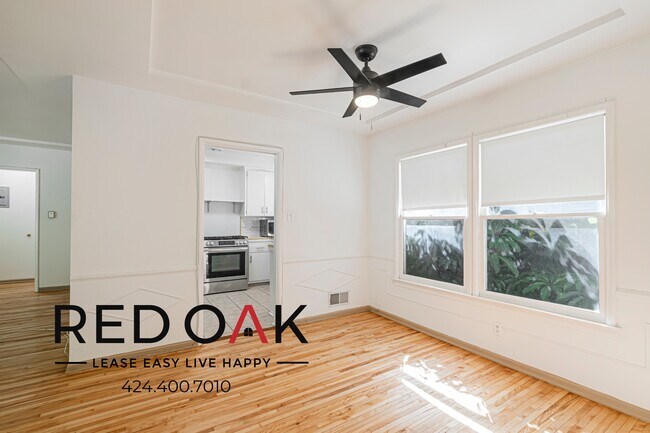 Foto del edificio - ~1 Month FREE~ Stunning and Sunlit One Bed...