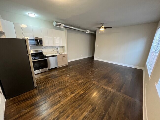 Foto del edificio - 2348 W Wilson Ave