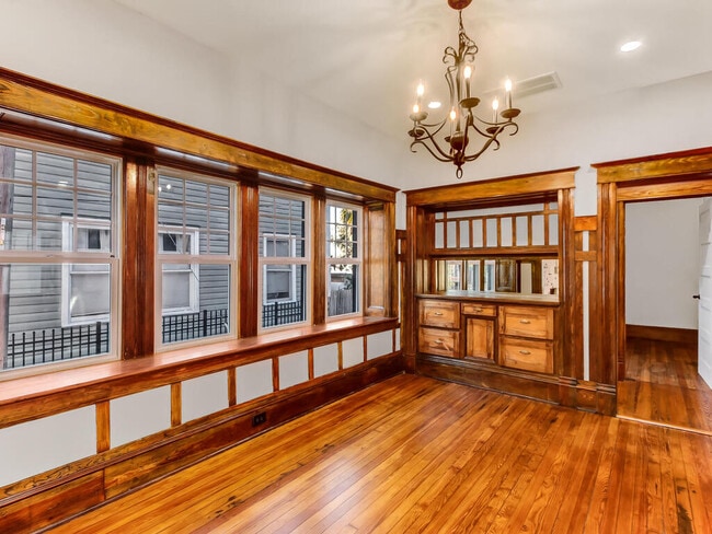 Foto del edificio - 419 E 3rd St