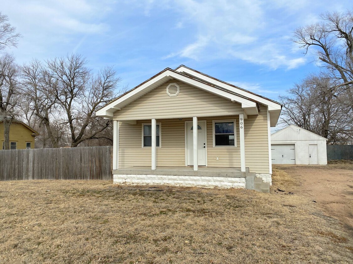 Primary Photo - Updated Two Bedroom Home