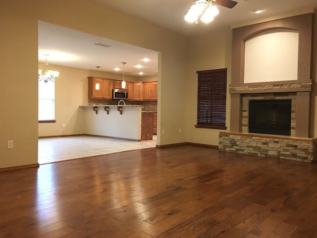 Building Photo - 1821 Arbor Dr