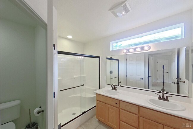 Foto del edificio - 708 Livingston Pl