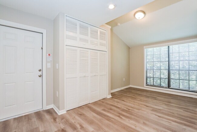 Foto del edificio - 51 Dogwood Ln